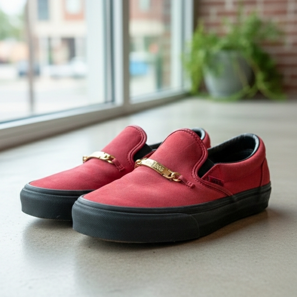 RARE Vans Classic Slip-On "ID Chain" - Chili Pepper Red - US Men 7 Women 8.5
